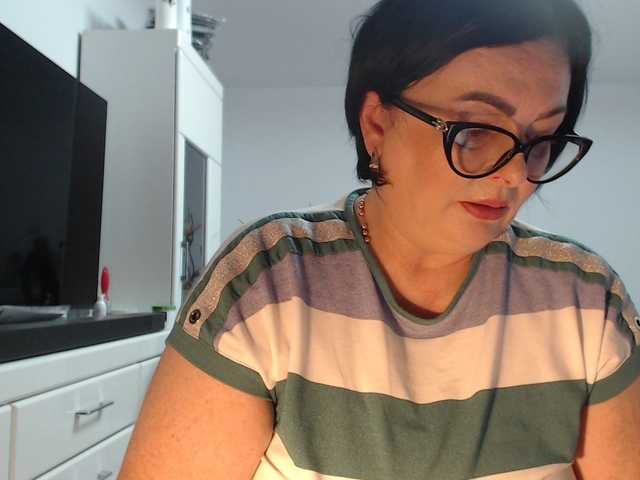 Emyllywhite