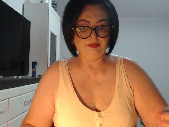 Emyllywhite