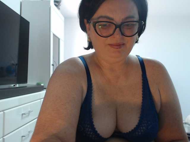 Emyllywhite