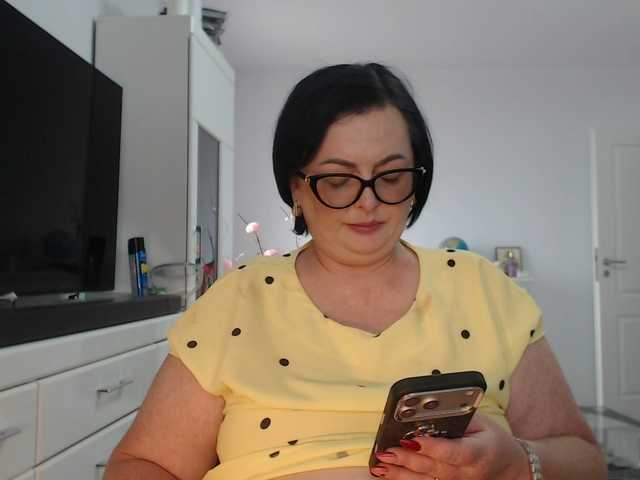 Emyllywhite