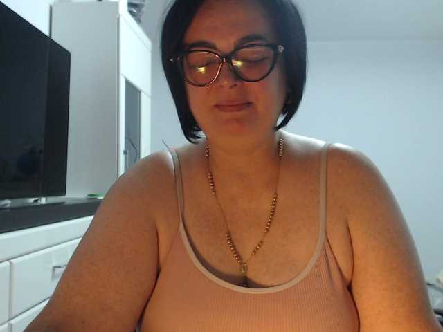 Emyllywhite
