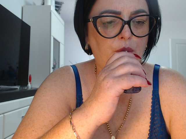 Emyllywhite