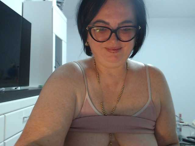 Emyllywhite