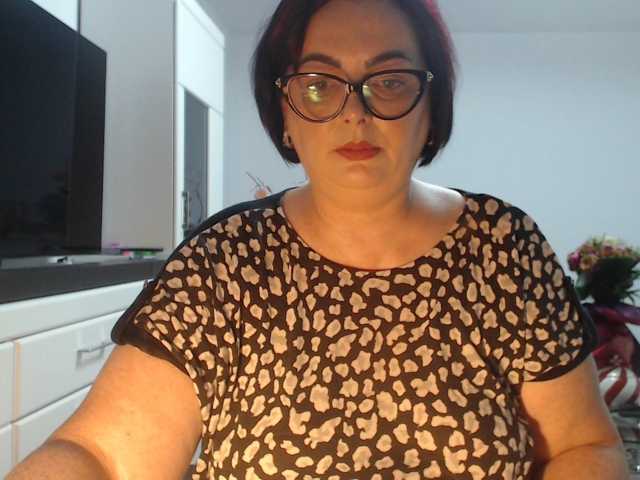 Emyllywhite live cam