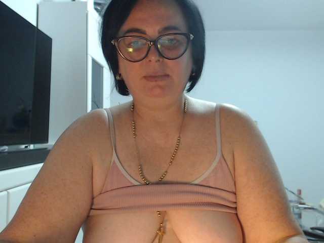 Emyllywhite