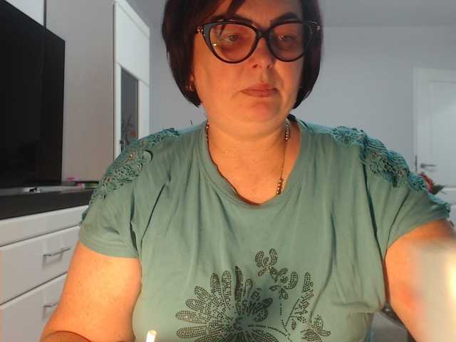 Emyllywhite