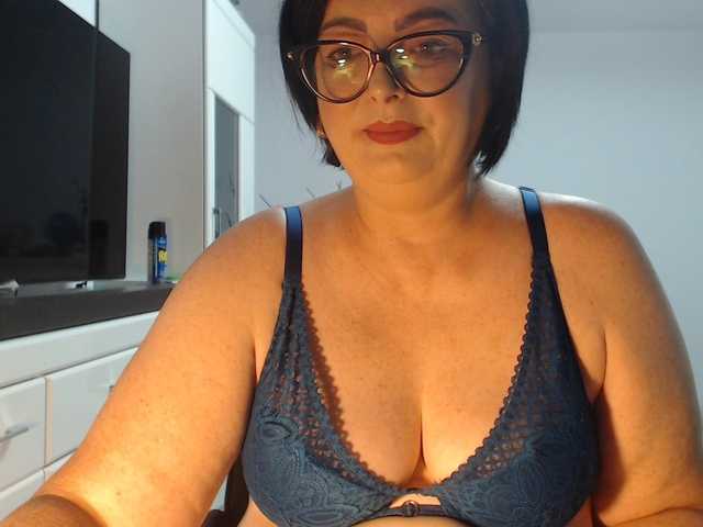Emyllywhite