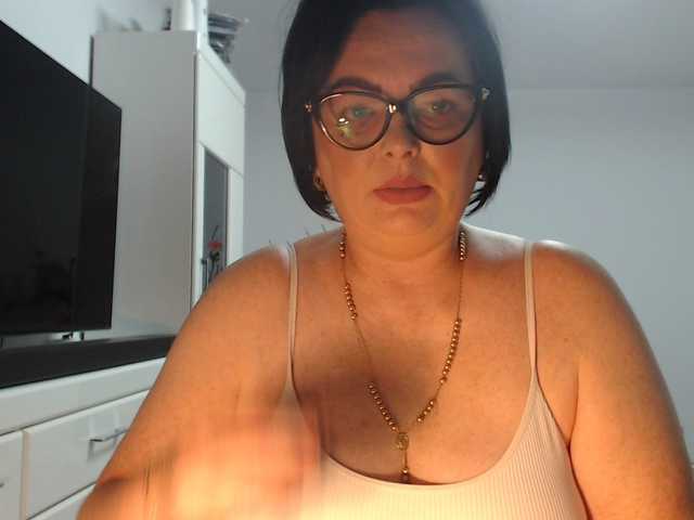 Emyllywhite live webcam show