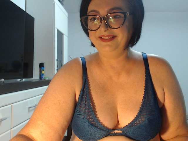 Emyllywhite