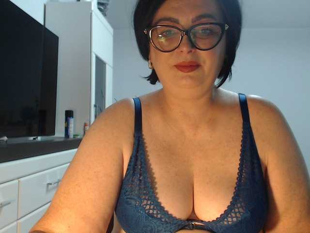 Emyllywhite