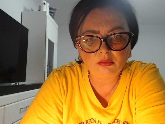 Emyllywhite live webcam show