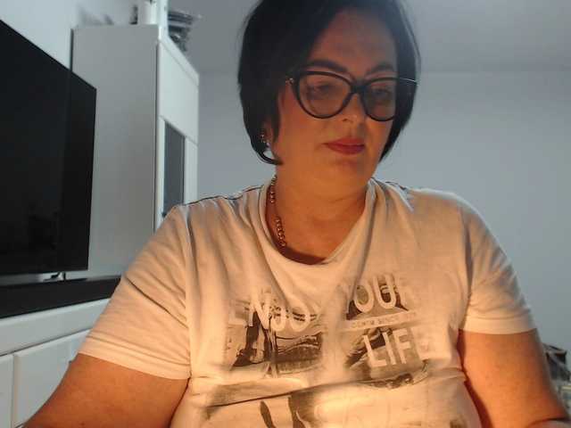 Emyllywhite live webcam show