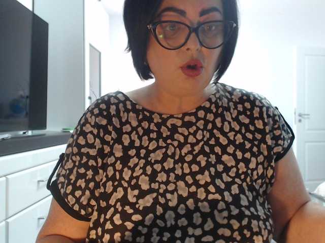 Emyllywhite live cam preview