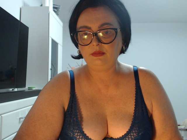 Emyllywhite