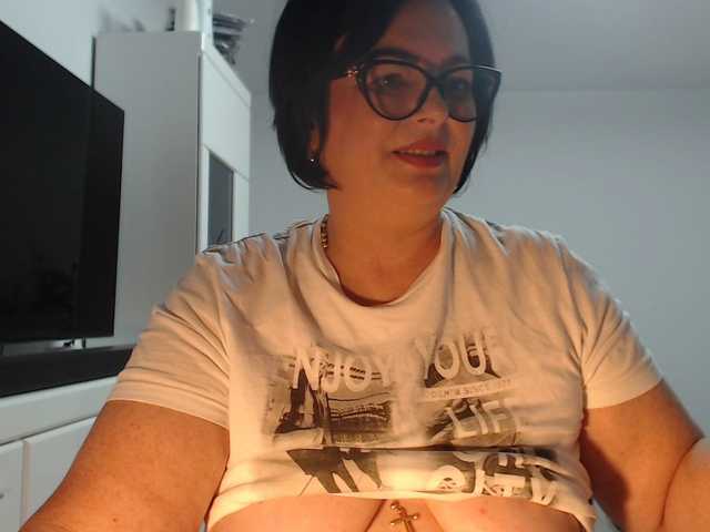 Emyllywhite