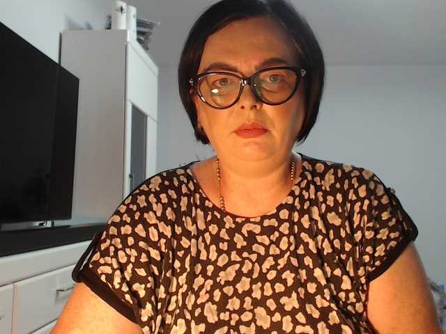 Emyllywhite live cam on BongaCams
