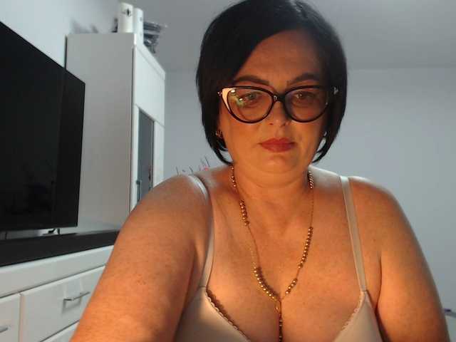 Emyllywhite