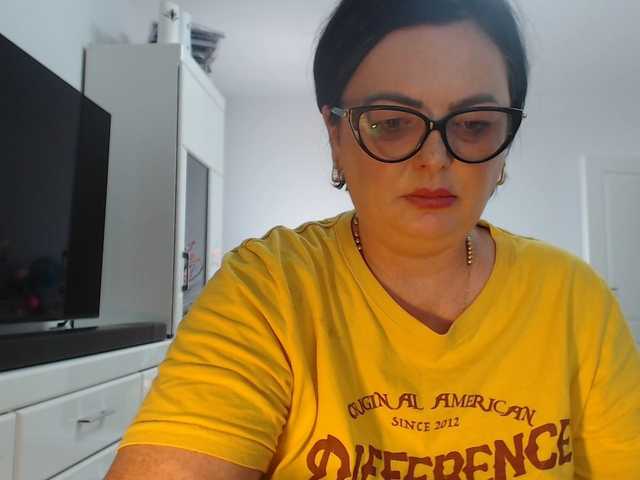 Emyllywhite live webcam show