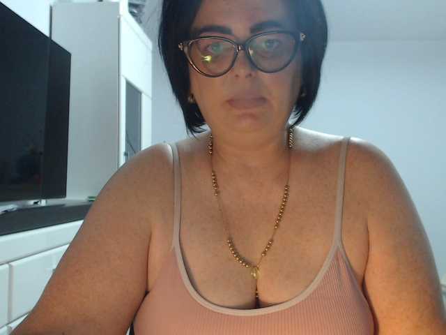 Emyllywhite