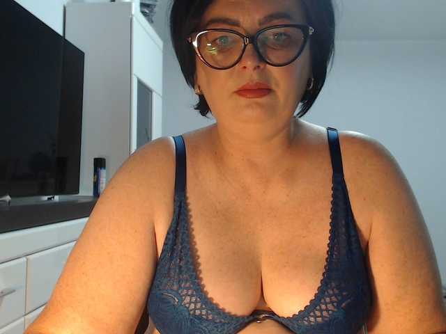 Emyllywhite