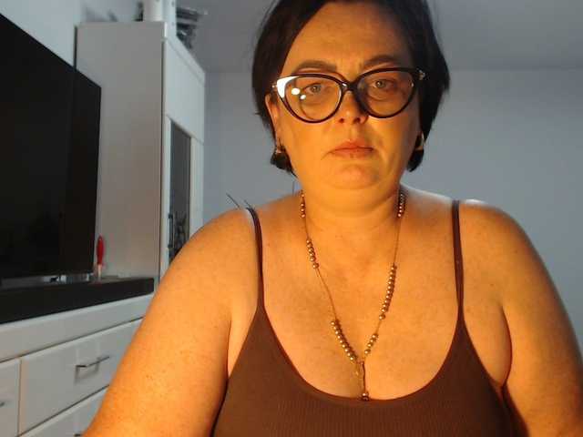 Emyllywhite