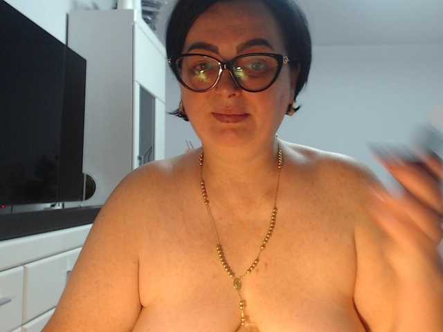 Emyllywhite