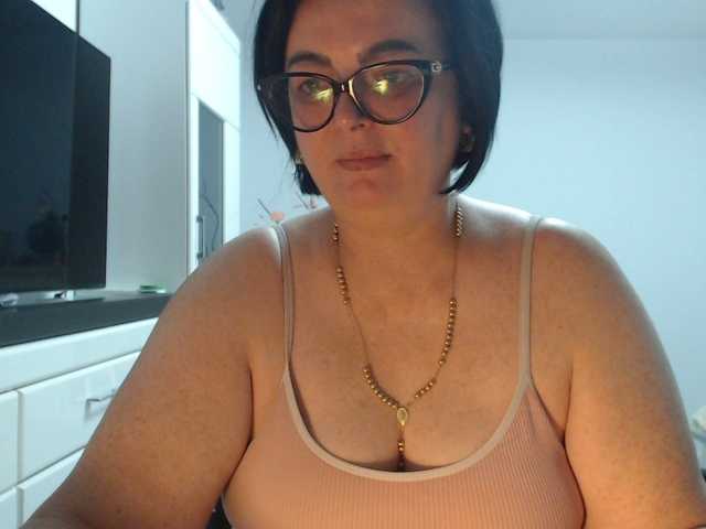 Emyllywhite