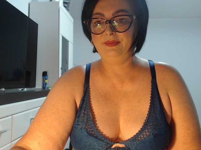 Emyllywhite