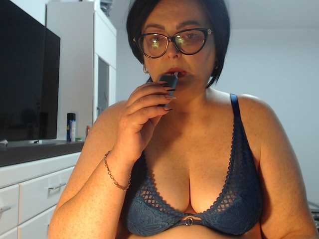 Emyllywhite