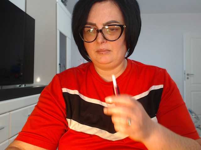 Emyllywhite live cam on BongaCams