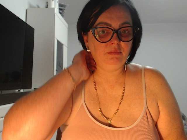 Emyllywhite