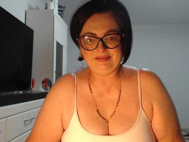Emyllywhite