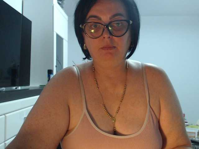 Emyllywhite