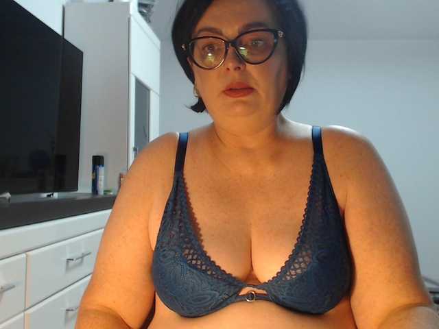 Emyllywhite