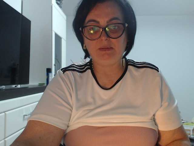 Emyllywhite