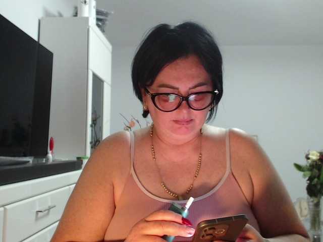 Emyllywhite live cam