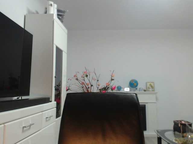 Emyllywhite live cam on BongaCams