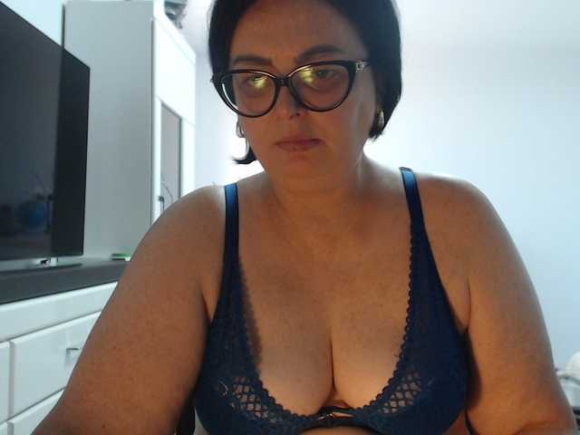 Emyllywhite