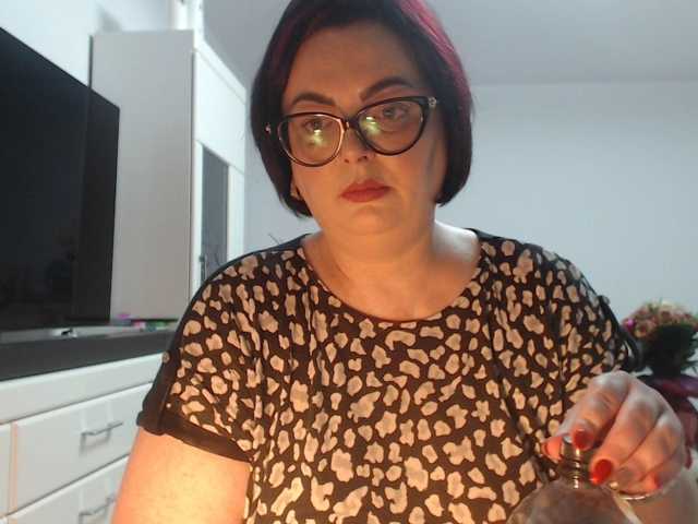 Emyllywhite live cam