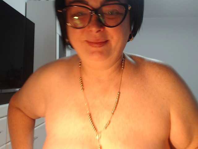 Emyllywhite