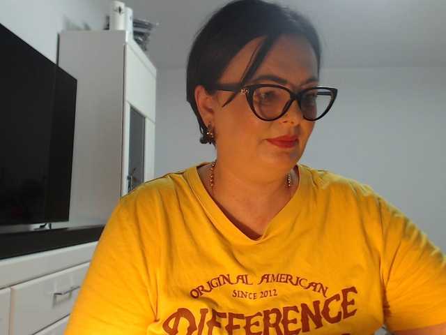 Emyllywhite live webcam show