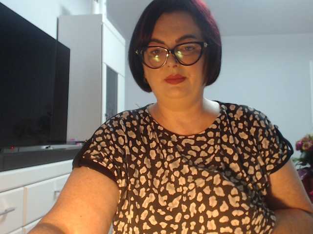 Emyllywhite live cam