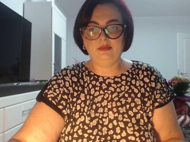 Emyllywhite live cam