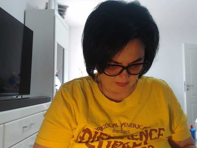 Emyllywhite