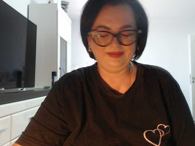 Emyllywhite