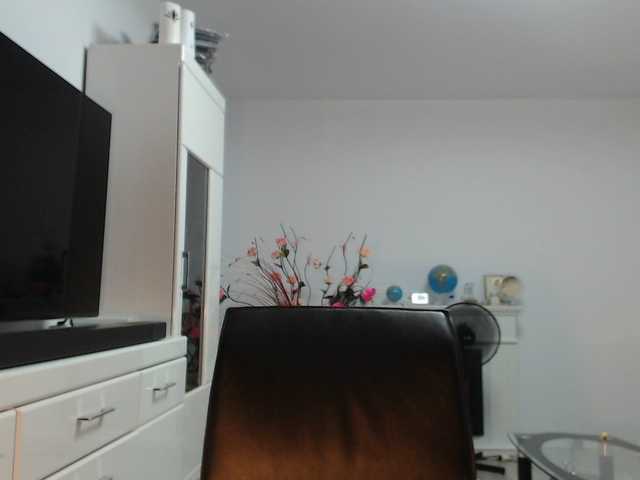 Emyllywhite live cam on BongaCams