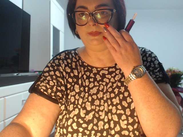 Emyllywhite live cam