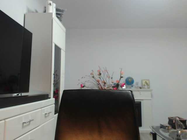 Emyllywhite live cam on BongaCams