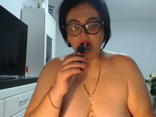 Emyllywhite