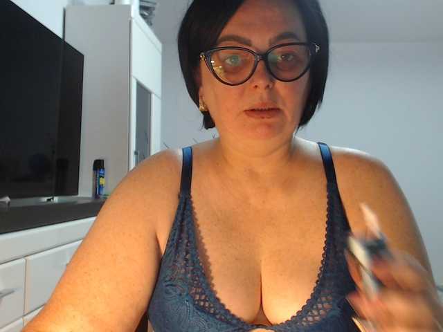 Emyllywhite